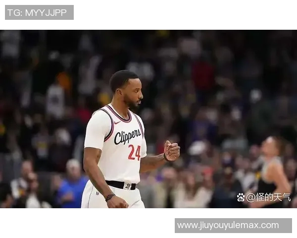 哈克斯称赞鲍威尔球风独特作为老将他让队友们更轻松发挥